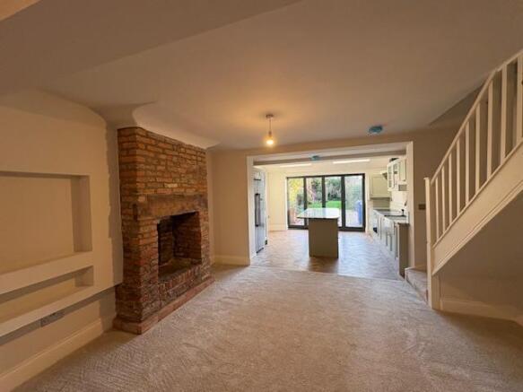 3 bed House to rent Image 6