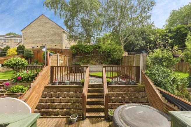 5 bed Town House for sale Image 5