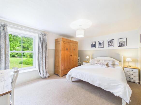 3 bed Semi-Detached for sale Image 11