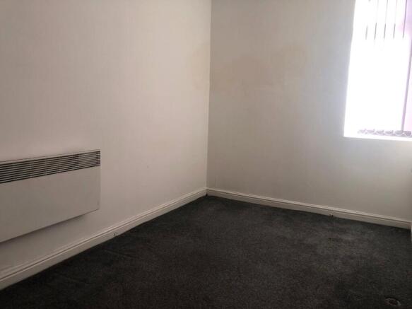 2 bed Apartment to rent Image 4