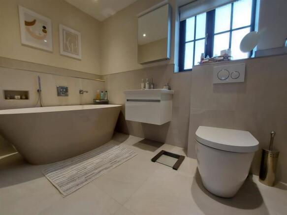 bathroom (005).JPG