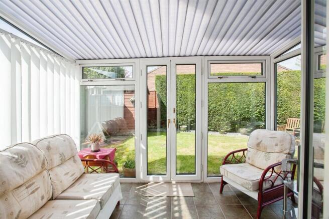 4 bed Detached for sale Image 9