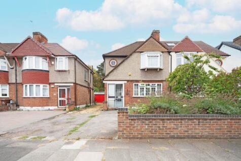 Hillcross Avenue, Morden