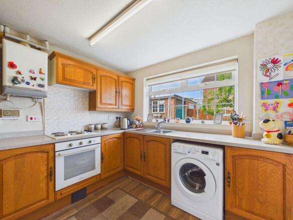 4 bed Detached for sale Image 4