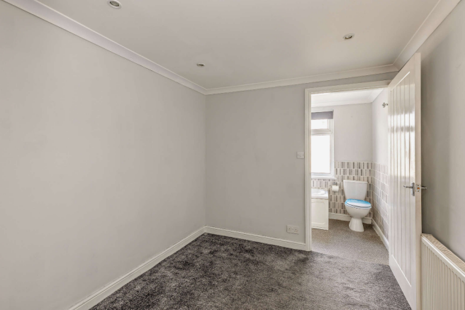 3 bed Terraced for sale Image 11