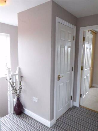 Landing 2nd floor