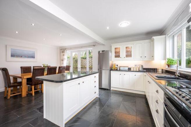 Kitchen / Dini...