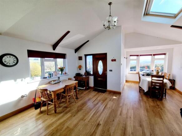 Dining area.jpg