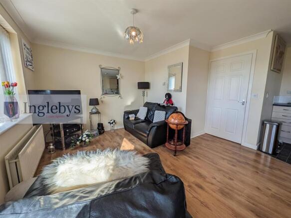 2 bed Apartment for sale Image 4