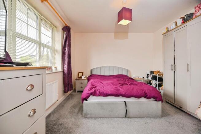 3 bed Semi-Detached for sale Image 9
