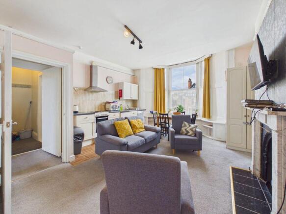2 bed Flat for sale Image 4