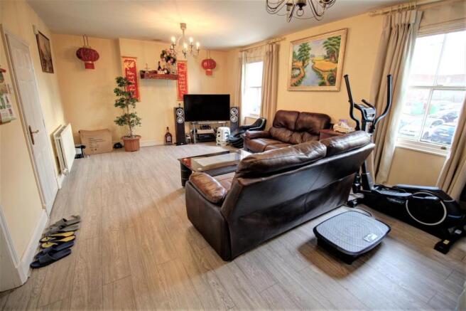 Lounge/Dining Room