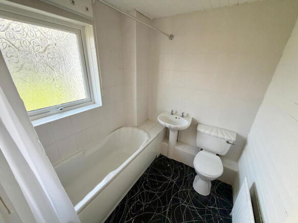 3 bed Terraced for sale Image 9