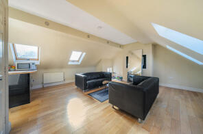Flat E, 33, South Street, Epsom KT18 7PJ