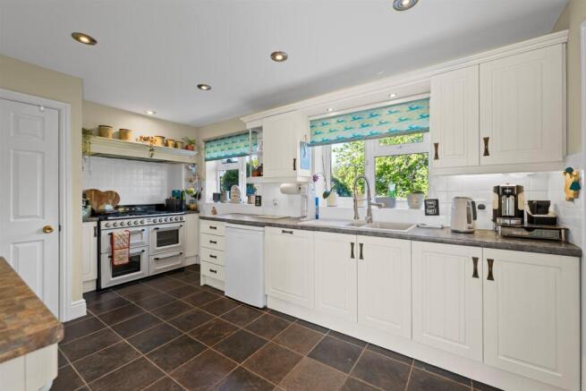 4 Orchard Close-5.jpg