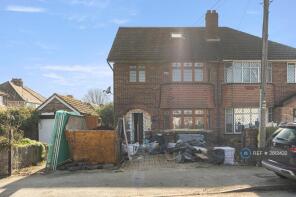 98, Groveley Road, Sunbury-on-thames TW16 7LB