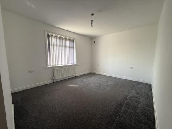 2 bed End of Terrace to rent Image 10