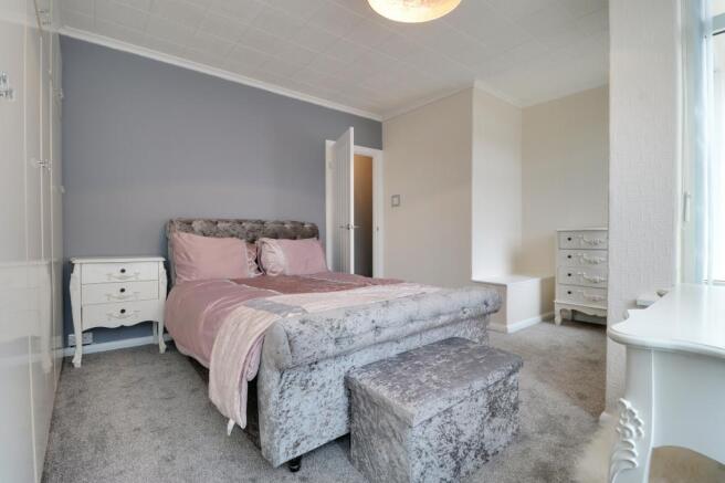 Master bedroom (double)