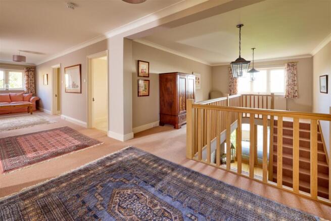 Hall upstairs .jpg