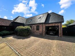 6, Brick Kiln Barns, Chaul End Road, Luton LU1 4AT