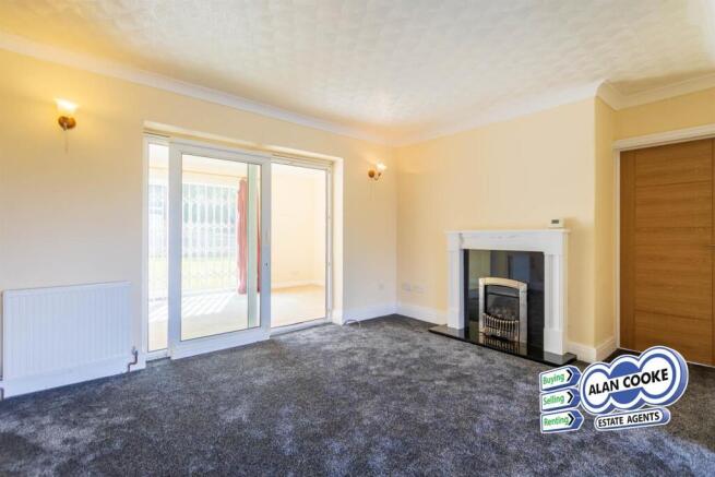 3 bed Semi-Detached for sale Image 10