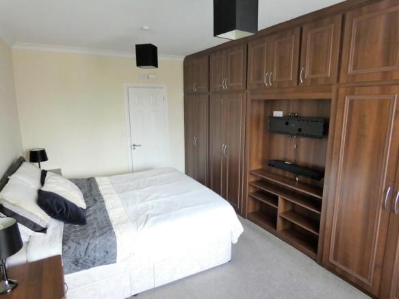 Bedroom With En-S...