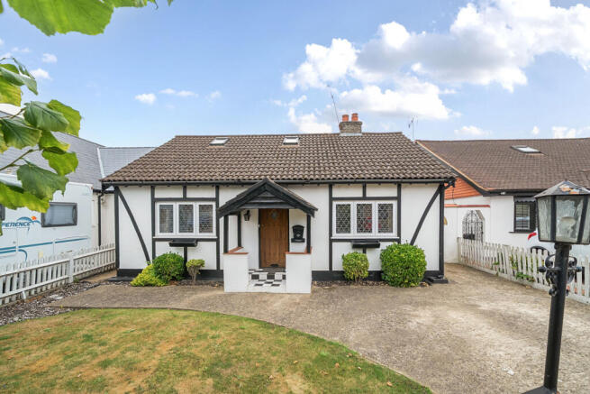 3-bed house on Willow Avenue, Denham, Uxbridge, £650,000