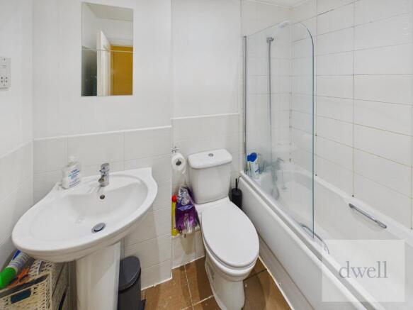 4 bed Flat to rent Image 8