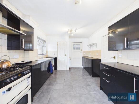 4 bed Semi-Detached for sale Image 4