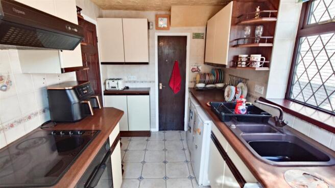 3 bed Detached for sale Image 11