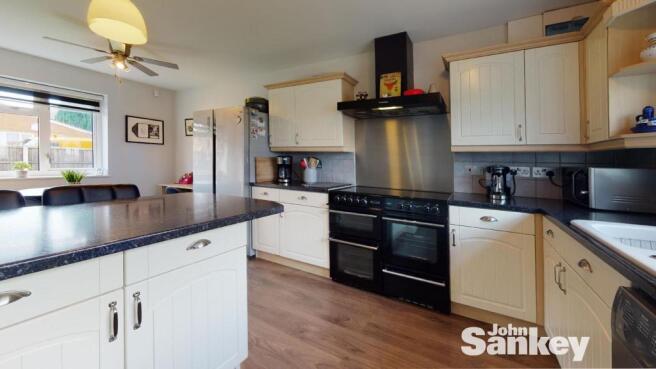 Kitchen 3.jpg