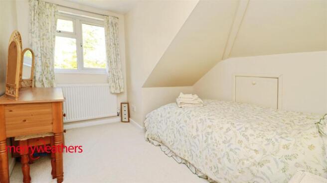 4 bed Detached Bungalow for sale Image 10
