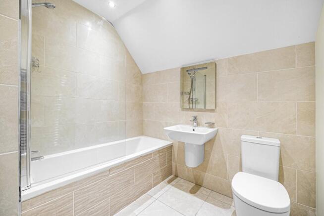 4 bed Semi-Detached for sale Image 9