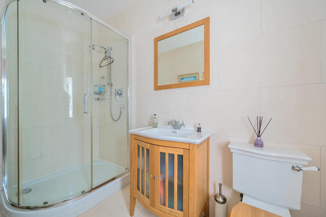En-Suite 2