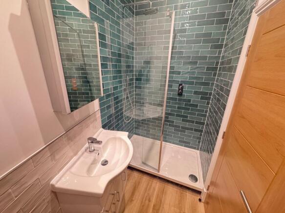 1 bed Apartment to rent Image 6