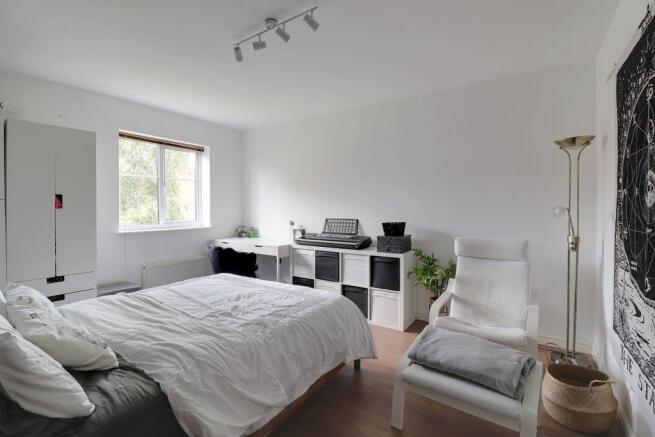 Bedroom 2 (Double)