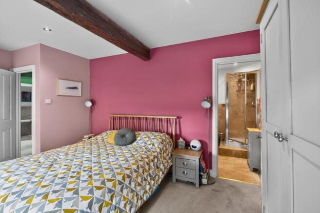 3 bed House for sale Image 10