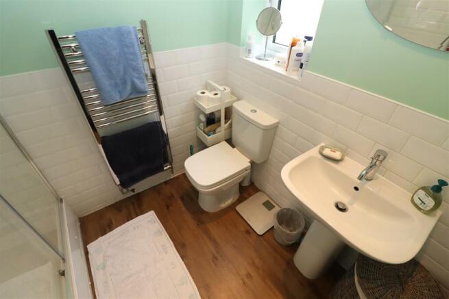 En-suite Shower Room / WC