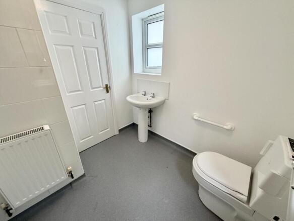 3 bed Semi-Detached for sale Image 9