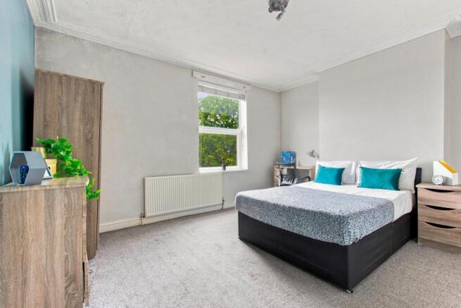 6 bed House to rent Image 7