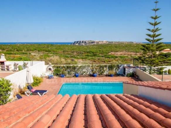 Villa with sea views in Cala Llonga