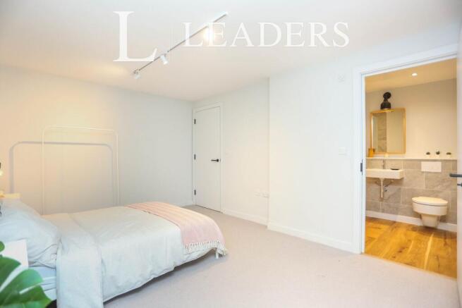 Bedroom One - En-Sui