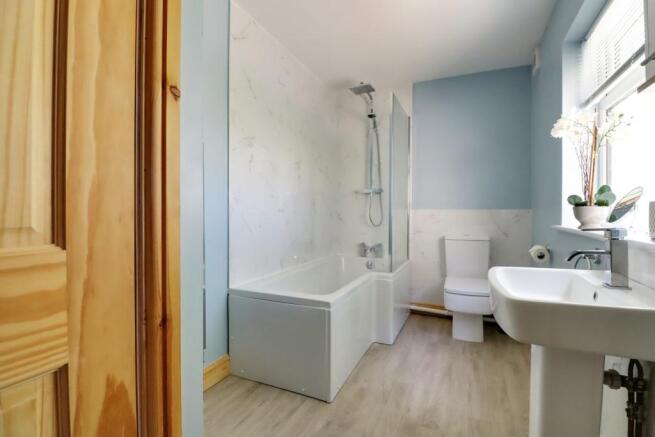 BED-1-ENSUITE..jpg