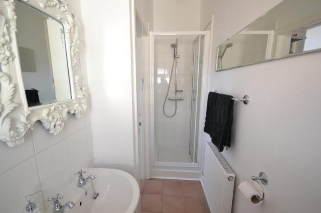 Shower room pic 2