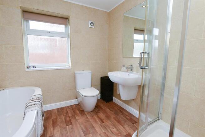 En-Suite Bathroom