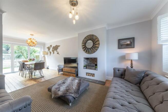 4 Holford Crescent-007.JPG