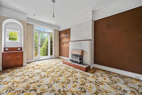 Claygate Road, W13