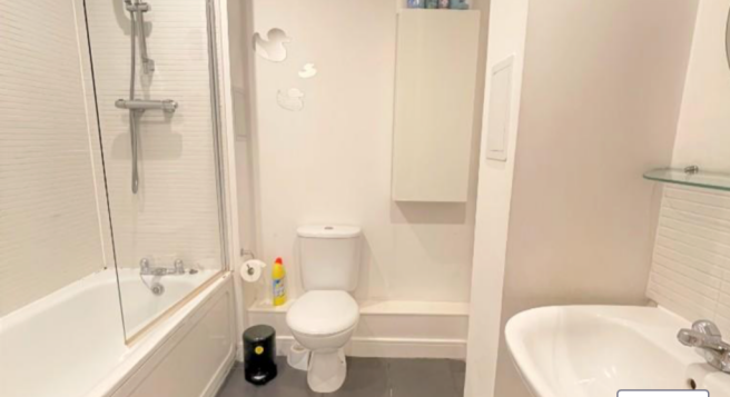 Bramley Crescent, Ilford, London, IG2 photo 5
