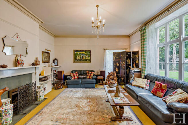 8658770-interiorW...