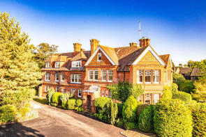 Flat 6, Wolsley House, Station Road, Goring, Reading RG8 9HE